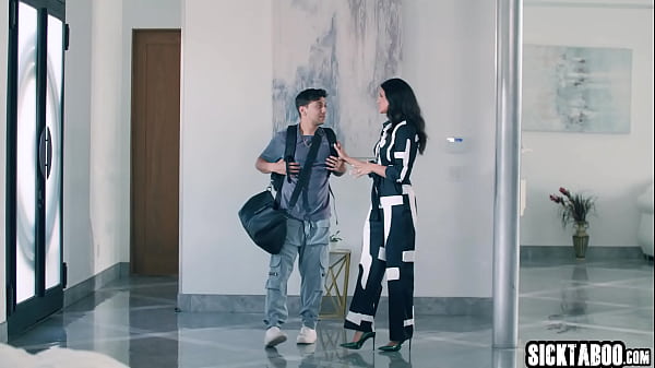 Horny big tits MILF Penny Barbe enjoyed the passionate virtual reality sex experience