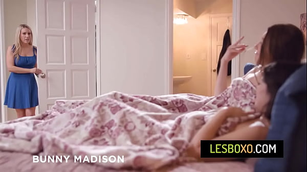 Blonde milf stepmom getting fucked with a strap-on by her stepdaughter’s girlfriend – Maya Woulfe, Lulu Chu, Bunny Madison