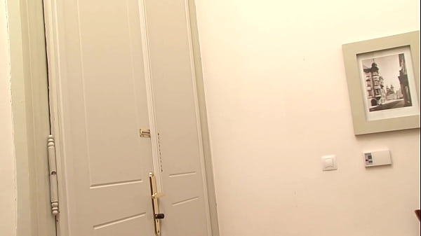 Slutty Chicks Have An Interracial Orgy With Ass And Pussy Stuffing