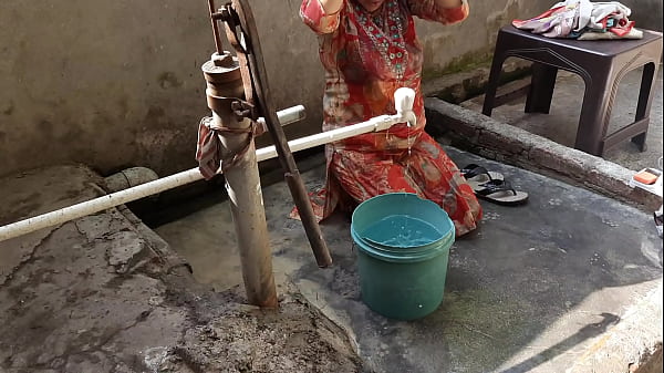 Nude sexy bhabhi is showing her thighs big boobs