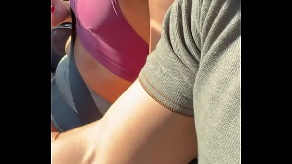 Casada no papel, devota do negão na cama.