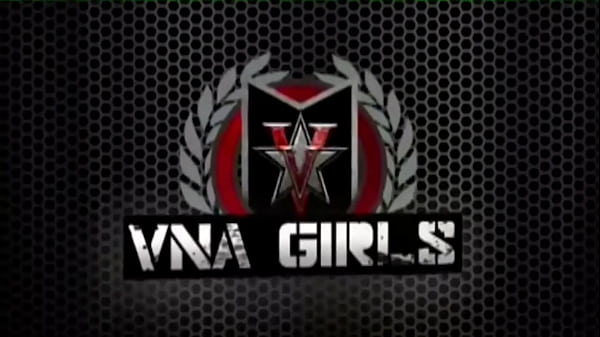 MILF Vicky Vette Gives A Blowjob And Gets A Cumshot On Her Big Tits!