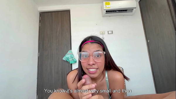 Culona sexi hermanastra me da una inolvidable cogida, me deja meterle todo mi enorme polla en su estrecho culo hasta darle toda mi rica leche.