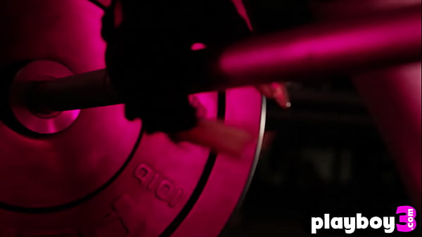 Dead lifts with amazing big tits MILF model before hot striptease session