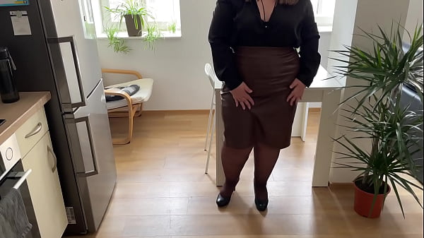 My beloved son-in-law, please jerk off and cum on my ass