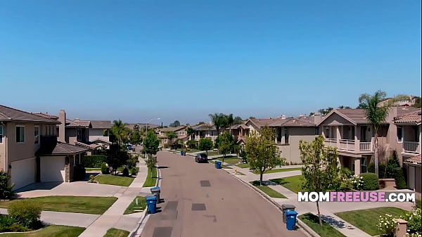 Treat Thy Neighbor Well (Sharing Is Caring StepSon) – Anna Kolba | MomFreeuse